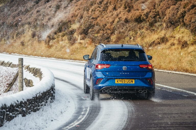 AutoBild-Ganzjahresreifentest 2025 (215/50 R18) — Bridgestone und Continental führen das Feld an
